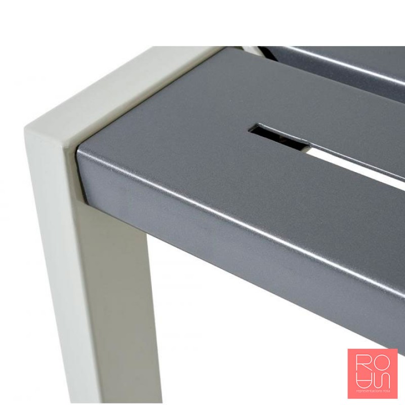 Banqueta Silaos per marquesines d'autobús